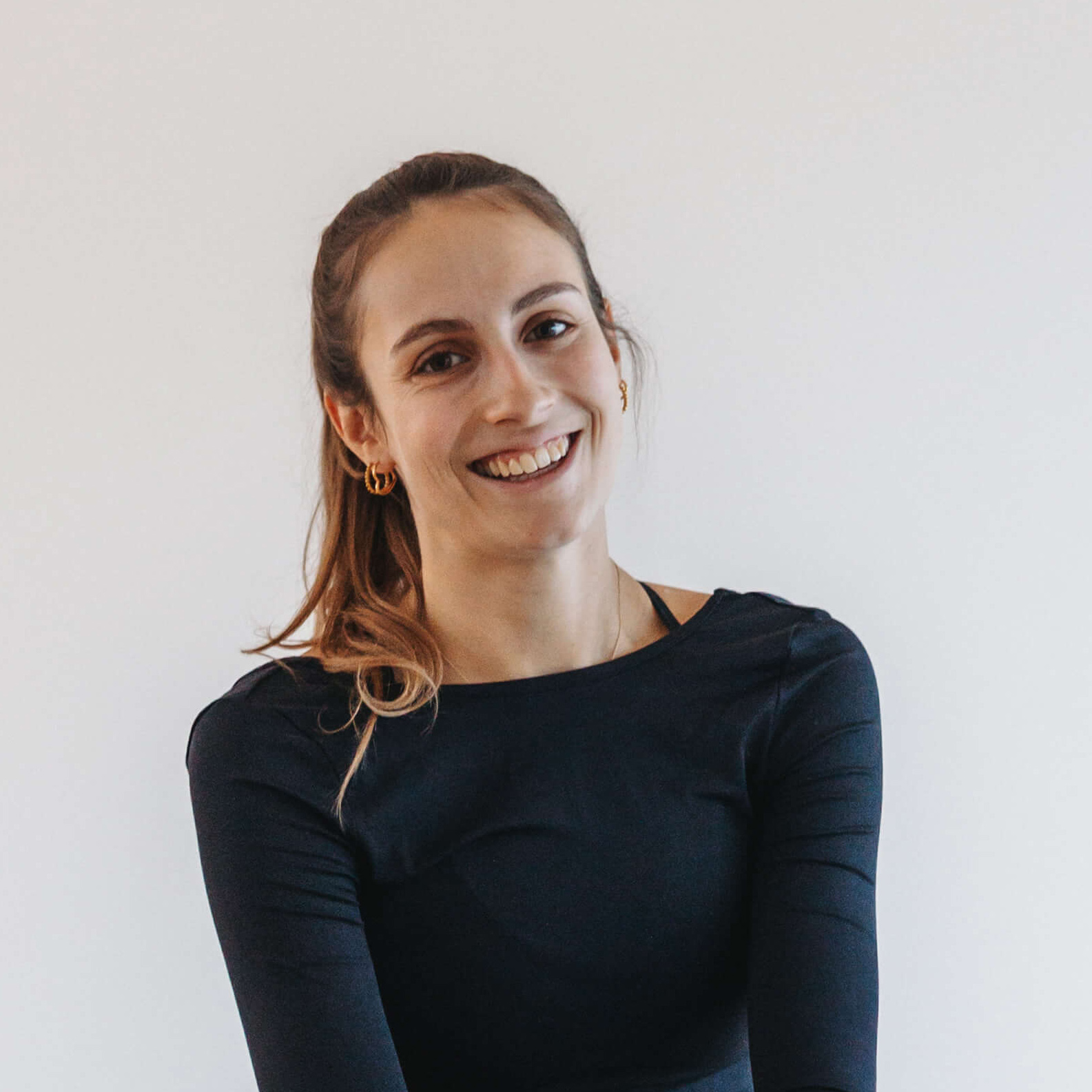 Portraitfoto von Nicole Sitter, Gründerin von SN Movements, lächelnd